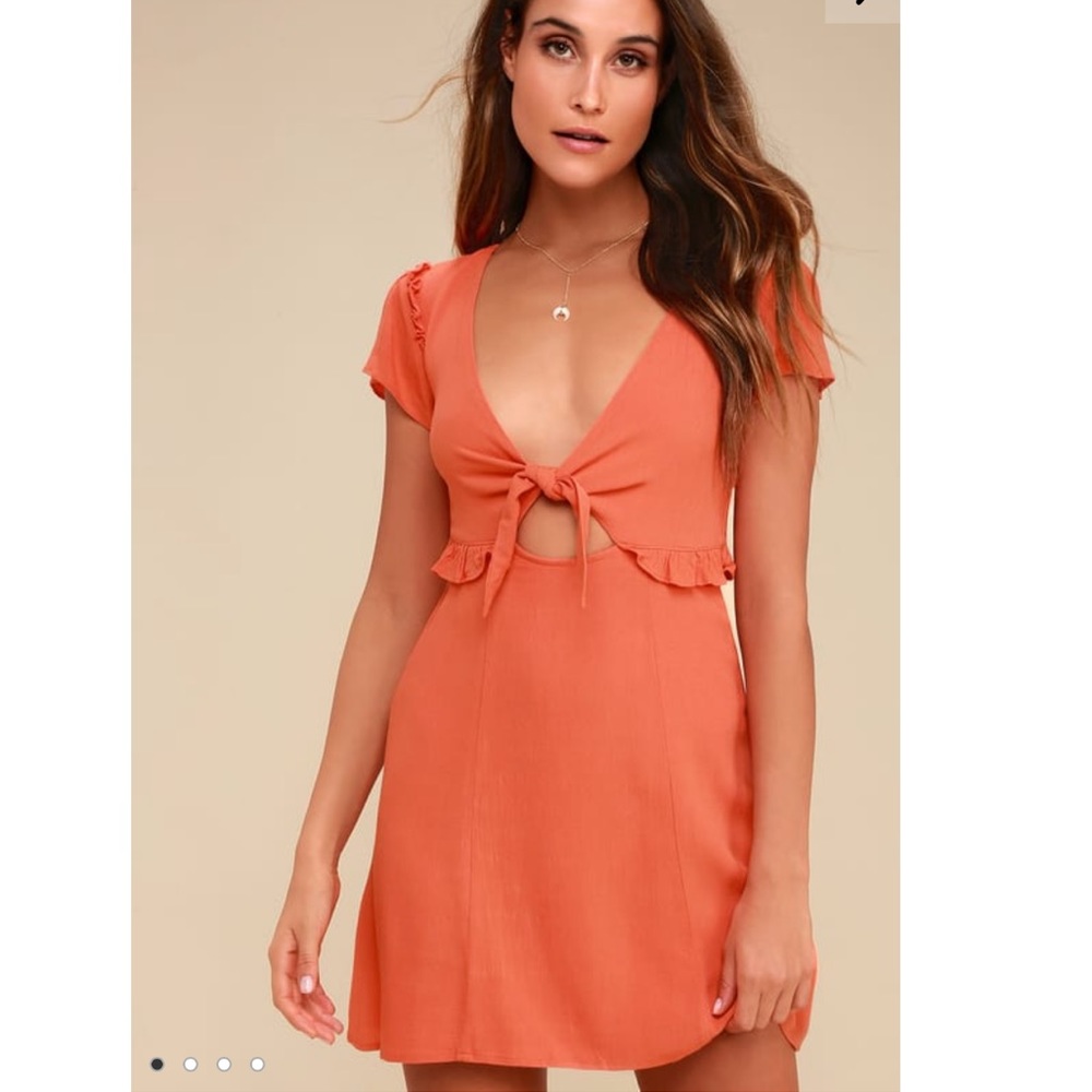 Lulu’s Tie Front Dress - Picture 2 of 5